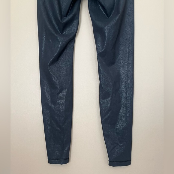 {Lululemon} Wunder Under High-Rise Tight 28" Leggings in Foil Print Black - 6 - Picture 6 of 11